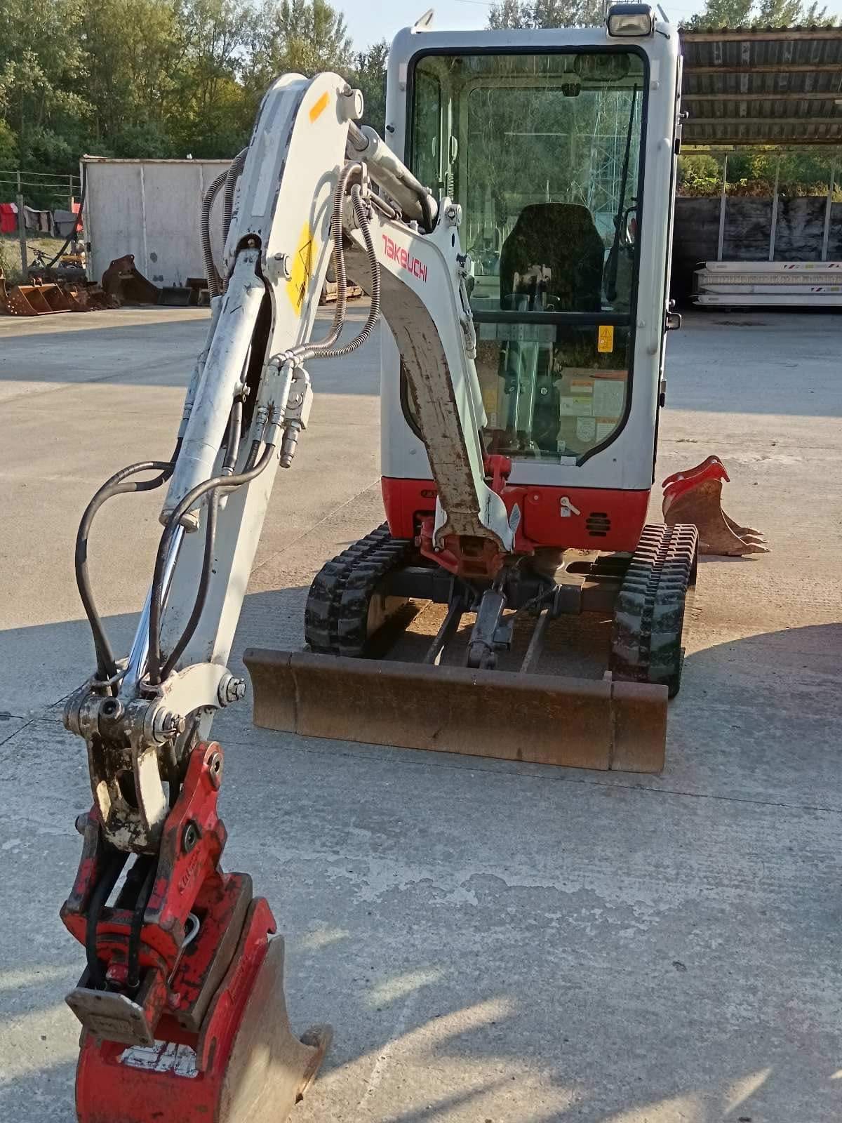Takeuchi TB216 - Kép 5