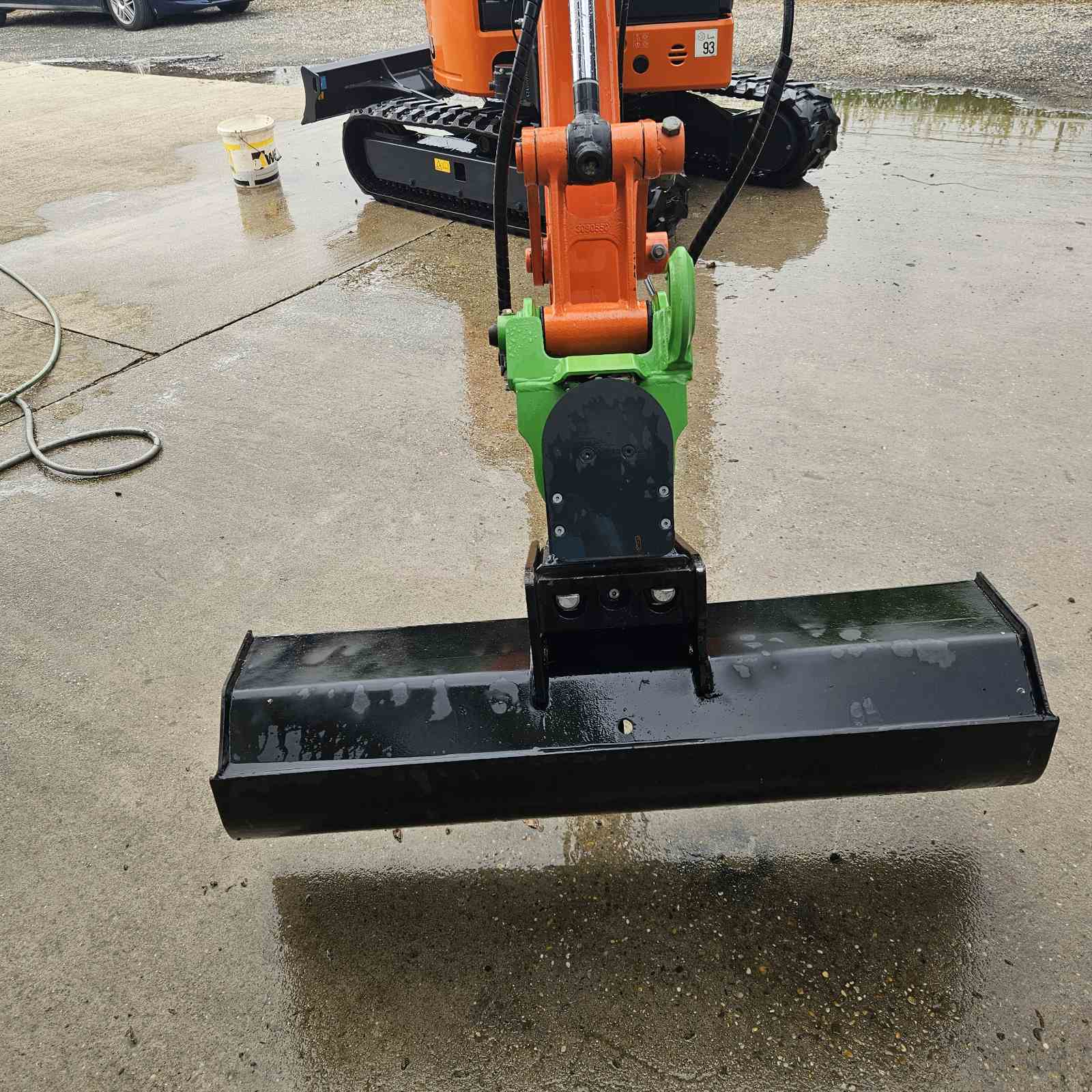 Hitachi ZX26U-6 forgókotró - Kép 3