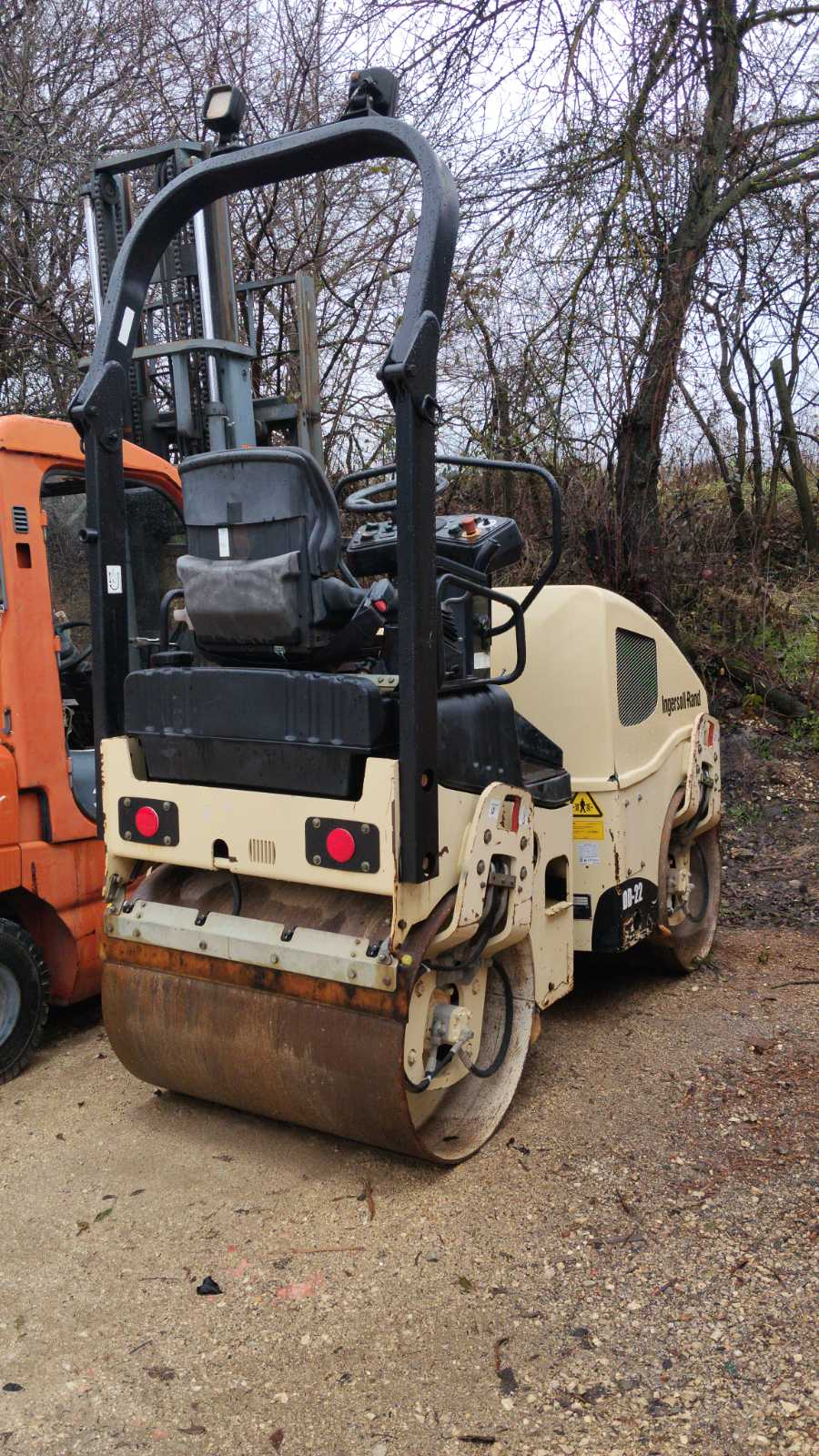 Ingersoll Rand DD22 vibrációs úthenger – kompakt aszfalt- és talajtömörítő gép - Kép 3