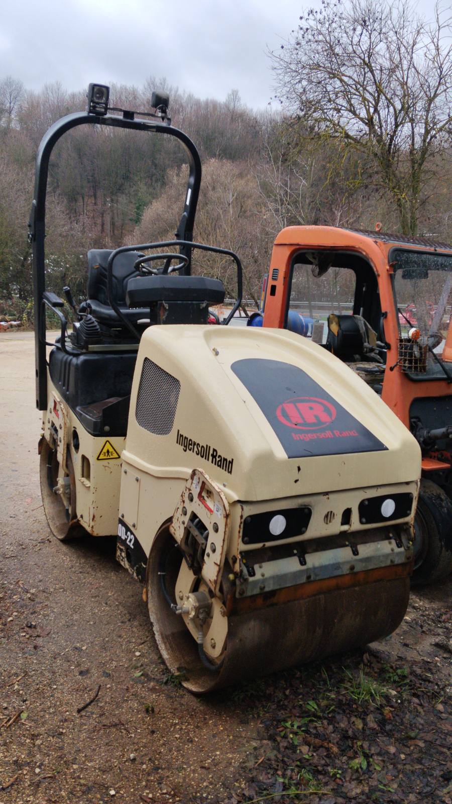 Ingersoll Rand DD22 vibrációs úthenger – kompakt aszfalt- és talajtömörítő gép - Kép 2