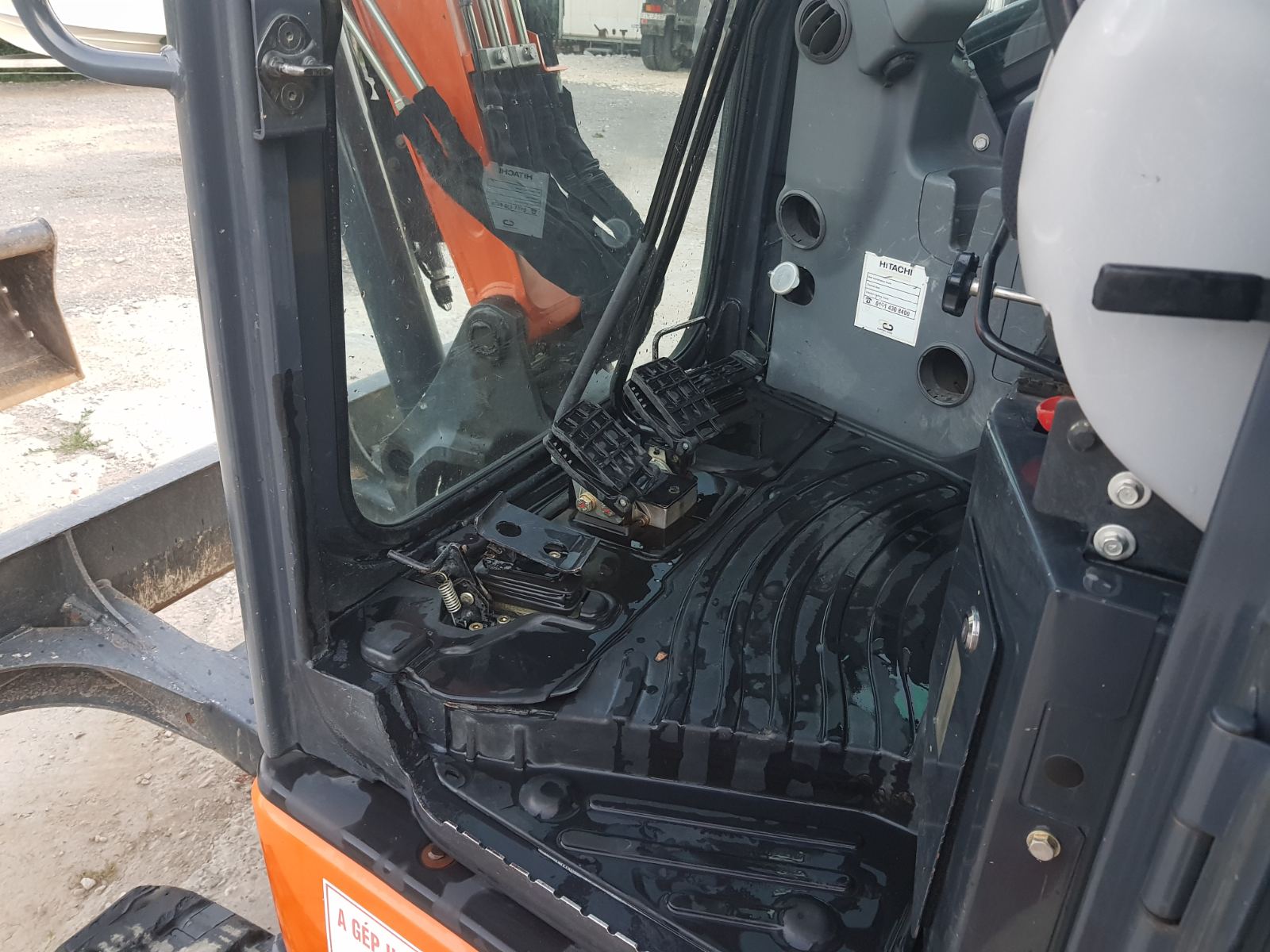 Hitachi ZX38U-5A - Kép 4